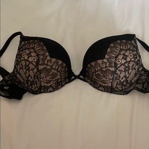 Victoria’s Secret bombshell bra